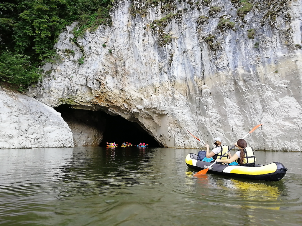 kayak tour on Uvac