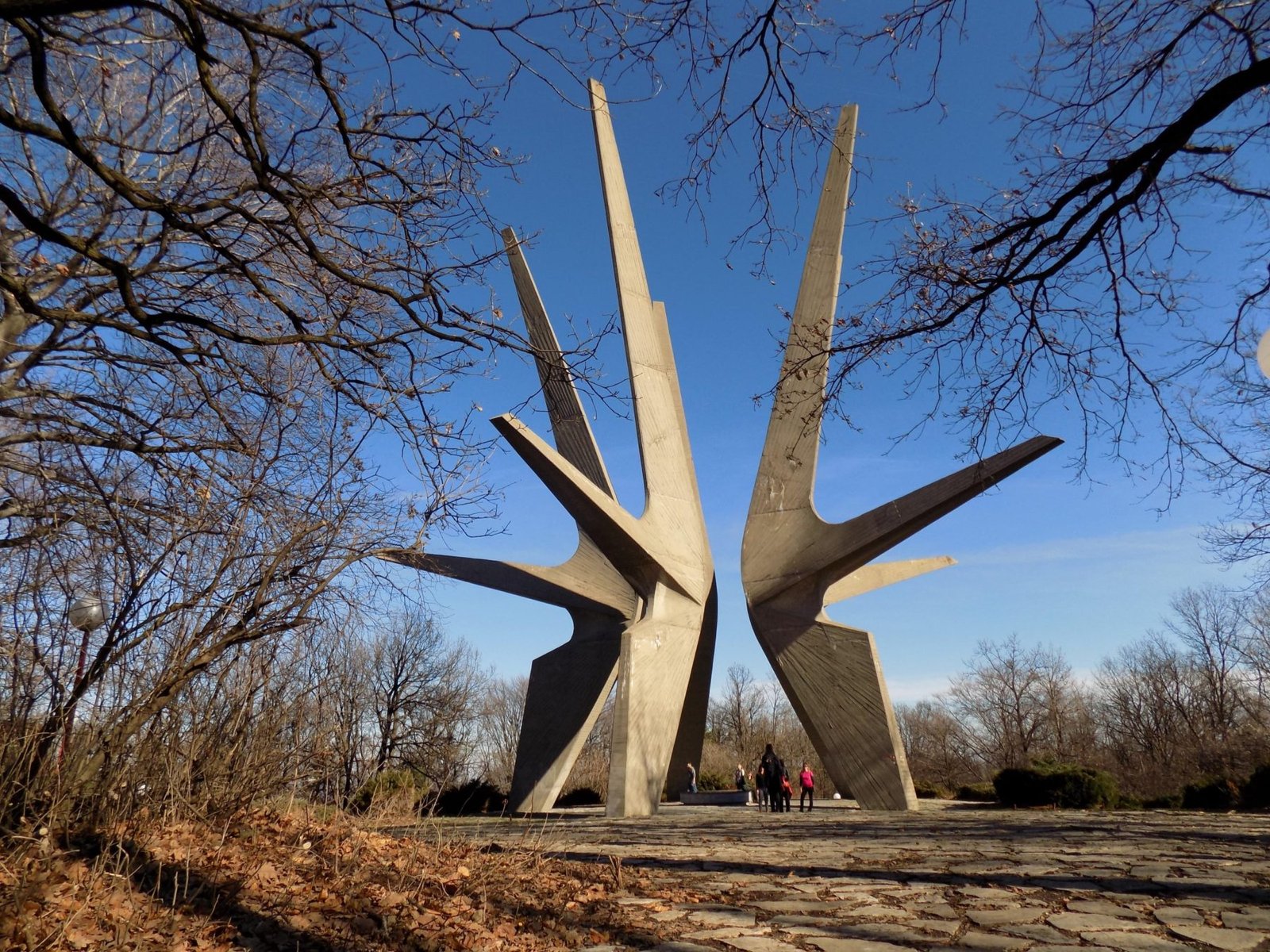 Kosmaj spomenik palim borcima, pešačke ture iz Beograda