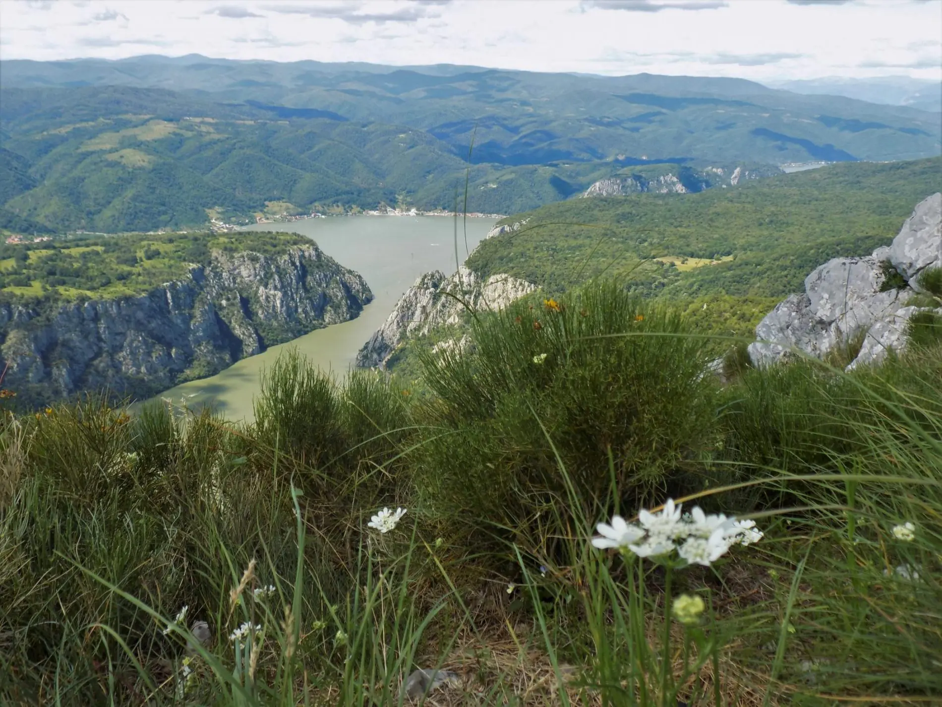 Poreklo – avanturistička hiking tura u Istočnoj Srbiji