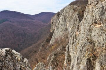 Planina Jelica, Stjenička prerast, Okno